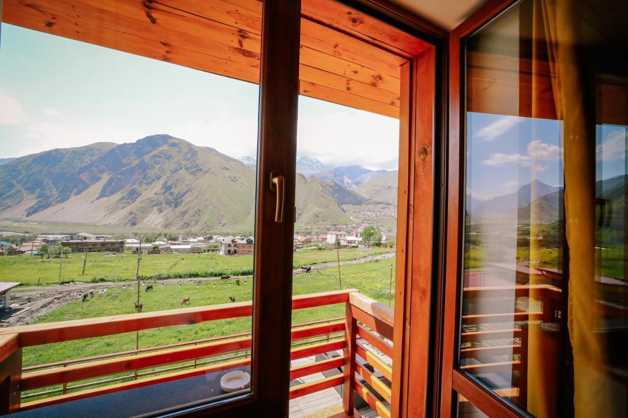 Alpenhaus Kazbegi Hotel & Restaurant Eksteriør billede